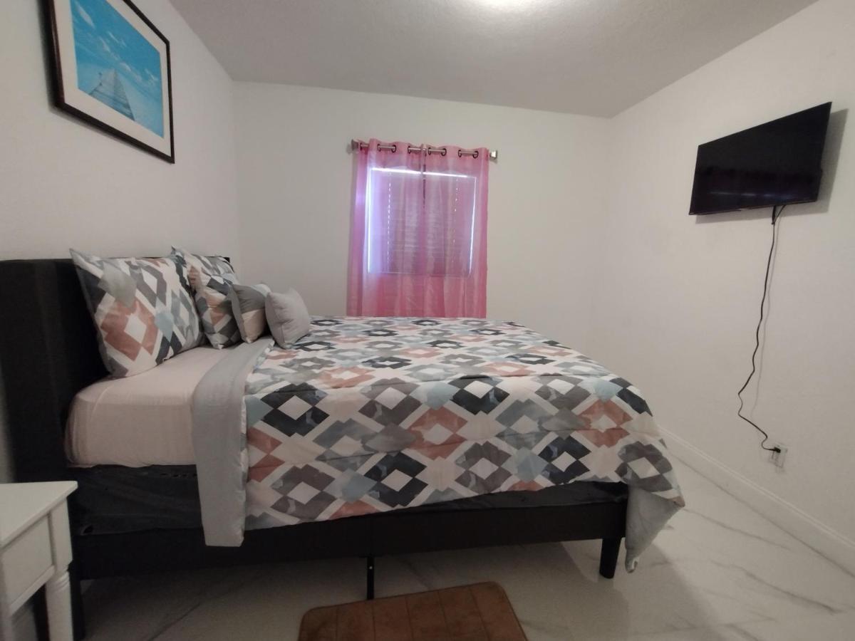 Cheerful 3-Bedroom Home /Ac+ Free Parking North Miami Beach Exterior photo