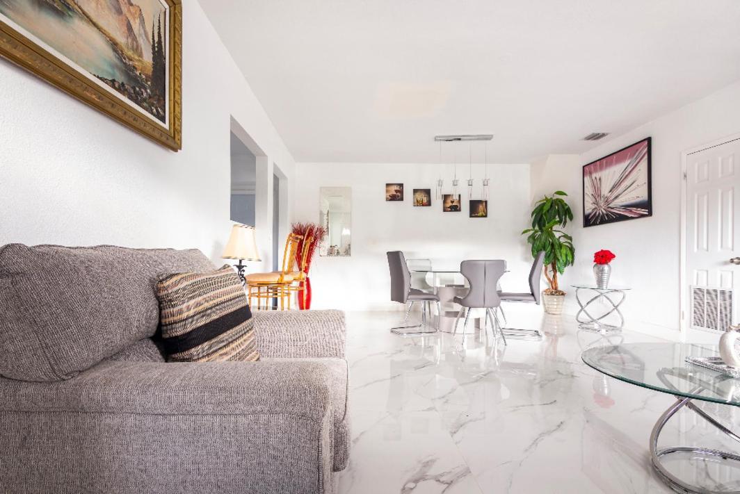 Cheerful 3-Bedroom Home /Ac+ Free Parking North Miami Beach Exterior photo